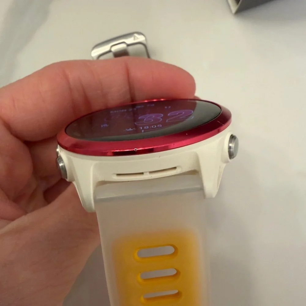 Garmin Forerunner 570 Smartwatch - Vibrant Yellow - Picture 3 of 5